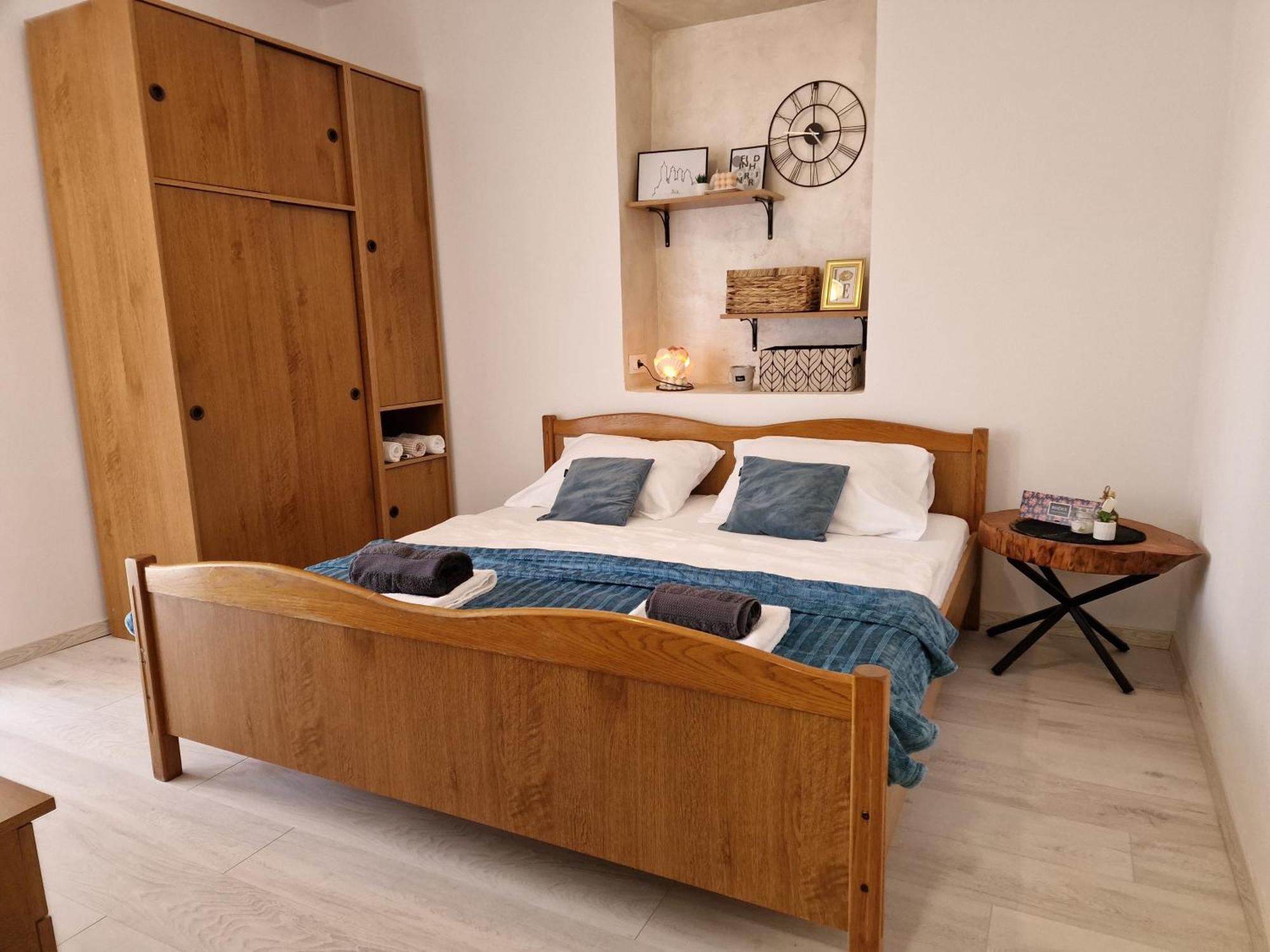 Apartments By The Sea Kampor, Rab - 5037 Bilik gambar