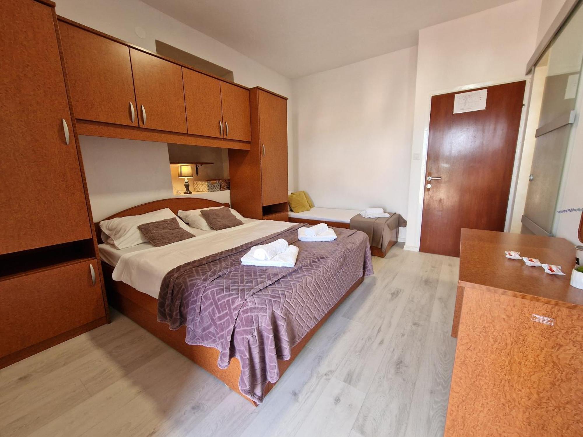 Apartments By The Sea Kampor, Rab - 5037 Bilik gambar