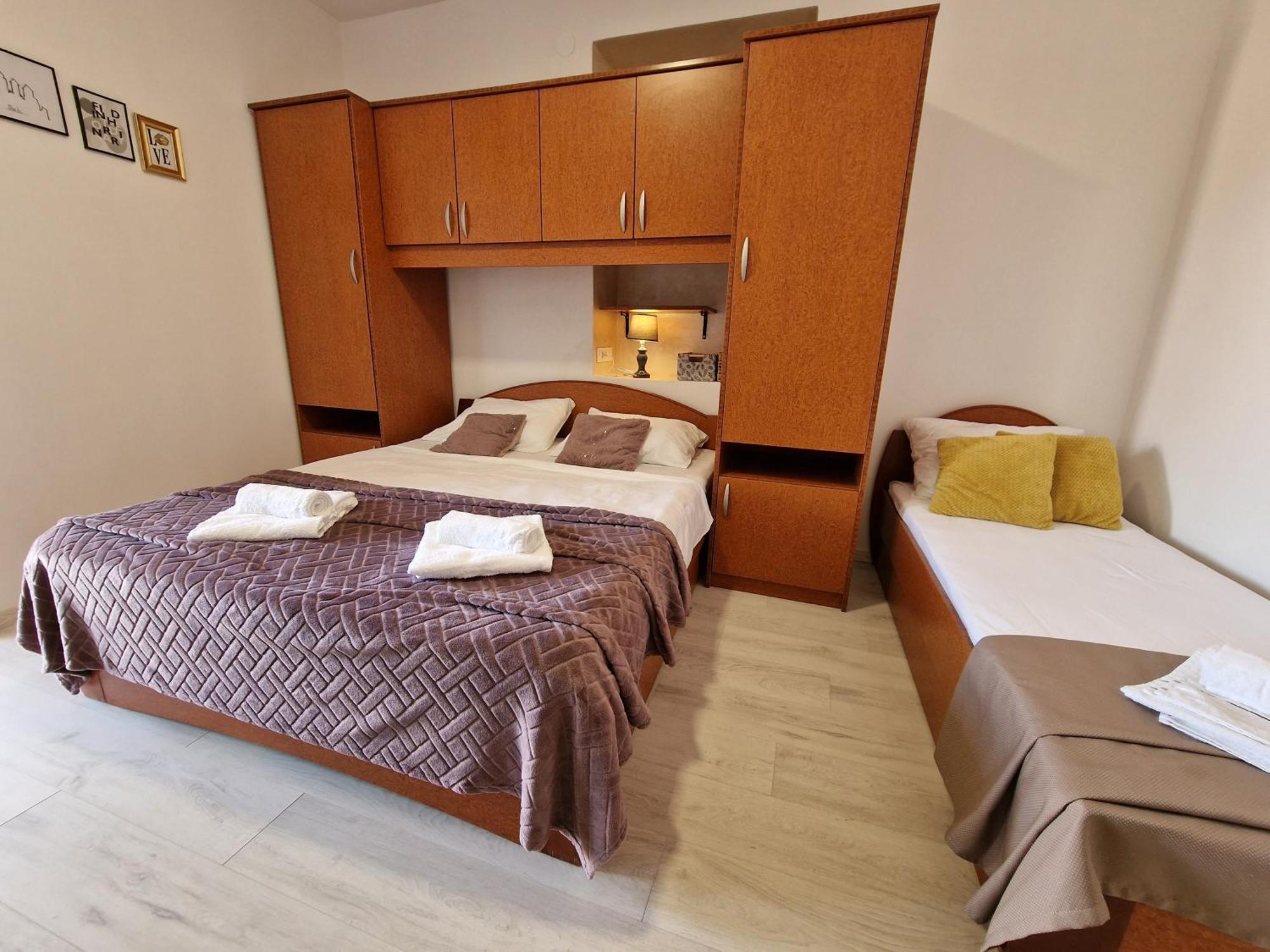 Apartments By The Sea Kampor, Rab - 5037 Bilik gambar